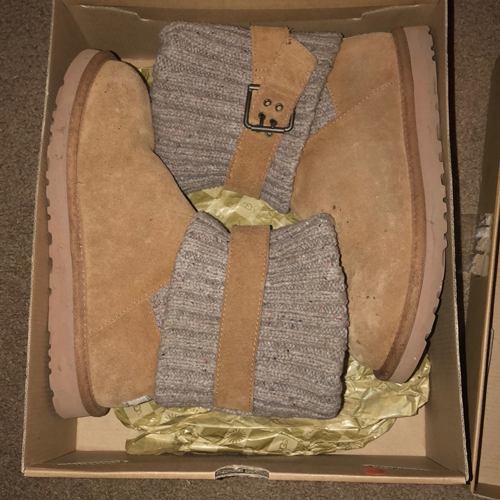 Women’s Size 7  Ugg’s - Picture 5 of 6